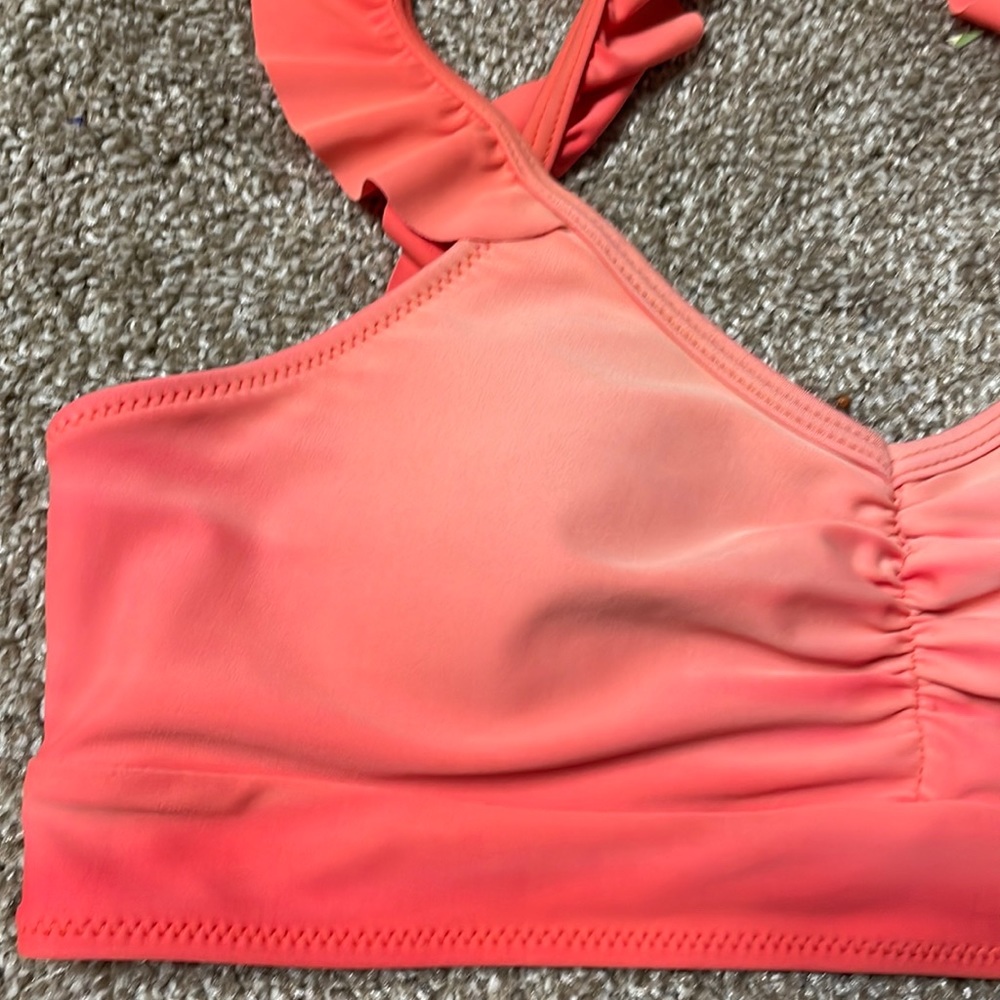 Ombre Ruffle Bikini Top - Picture 5 of 9